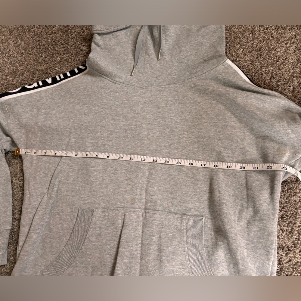 Sweatshirt - Picture 10 of 11